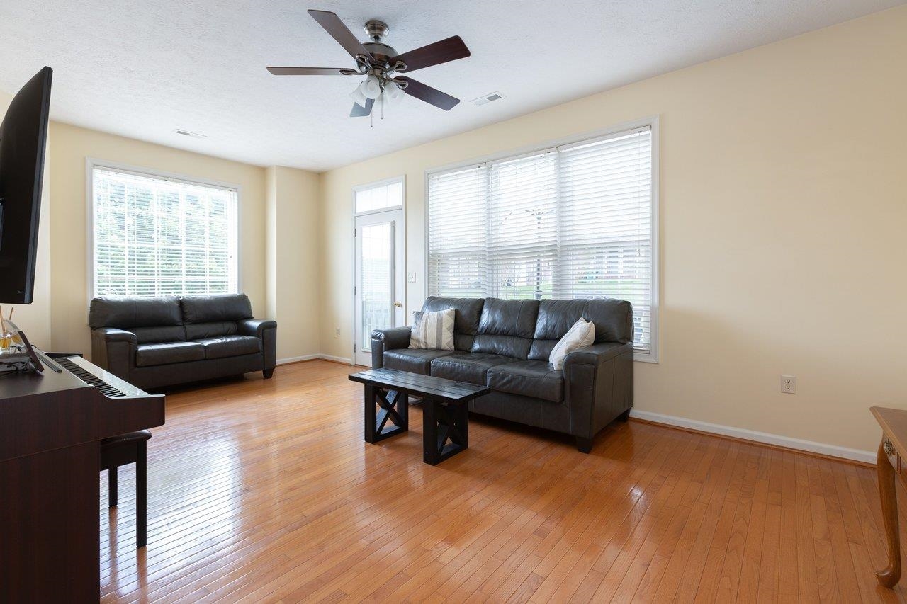 2984 CRYSTAL SPRING LN, ROCKINGHAM, Virginia 22801, 3 Bedrooms Bedrooms, ,2 BathroomsBathrooms,Residential,2984 CRYSTAL SPRING LN,676651 MLS # 676651
