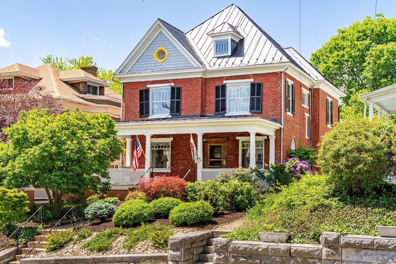14 S COALTER ST, STAUNTON, Virginia 24401, 4 Bedrooms Bedrooms, ,2 BathroomsBathrooms,Residential,14 S COALTER ST,676652 MLS # 676652