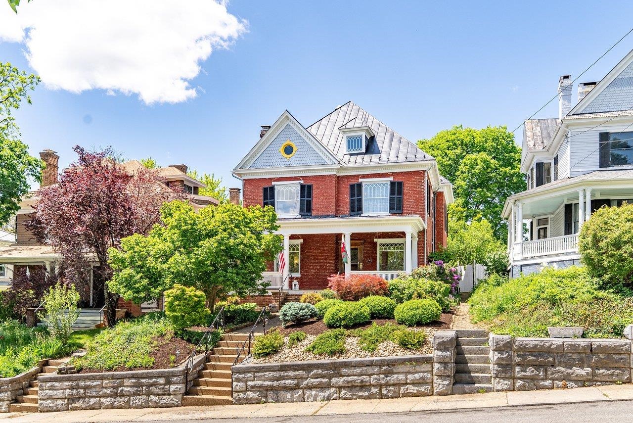 14 S COALTER ST, STAUNTON, Virginia 24401, 4 Bedrooms Bedrooms, ,2 BathroomsBathrooms,Residential,14 S COALTER ST,676652 MLS # 676652
