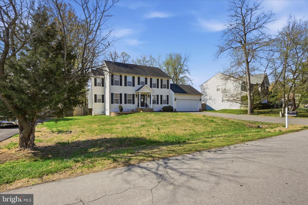 5811 GLEN EAGLES DR, FREDERICKSBURG, Virginia 22407, 4 Bedrooms Bedrooms, ,4 BathroomsBathrooms,Residential,5811 GLEN EAGLES DR,VASP2040596 MLS # VASP2040596