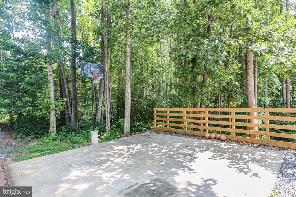 8301 SEAYS RD, SPOTSYLVANIA, Virginia 22551, 4 Bedrooms Bedrooms, ,2 BathroomsBathrooms,Residential,8301 SEAYS RD,VASP2041510 MLS # VASP2041510