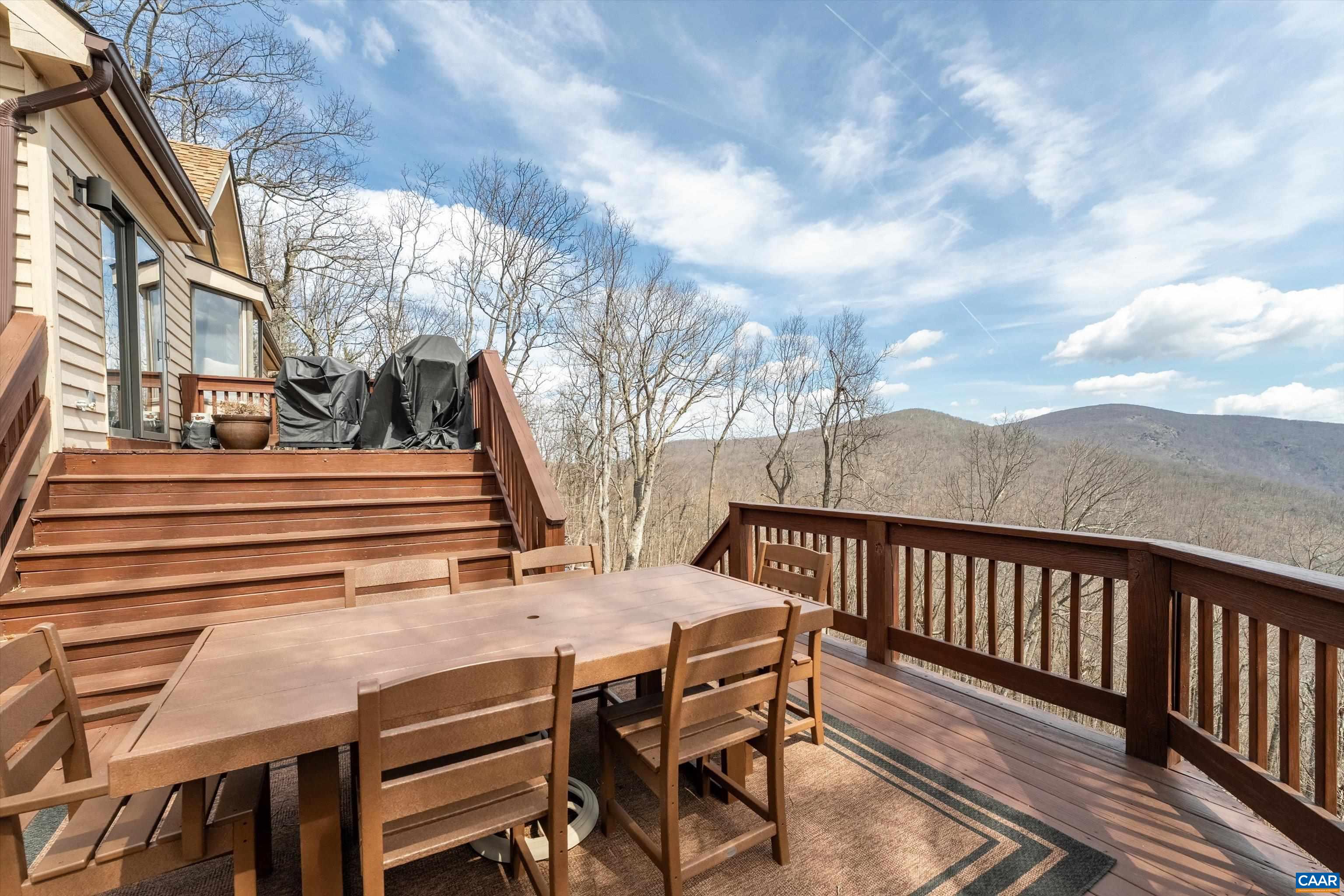 Multiple decks to enjoy the views and mountain breezes!