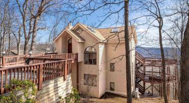 327 CRAWFORDS EDGE, ROSELAND, Virginia 22967, 4 Bedrooms Bedrooms, ,4 BathroomsBathrooms,Residential,327 CRAWFORDS EDGE,676051 MLS # 676051