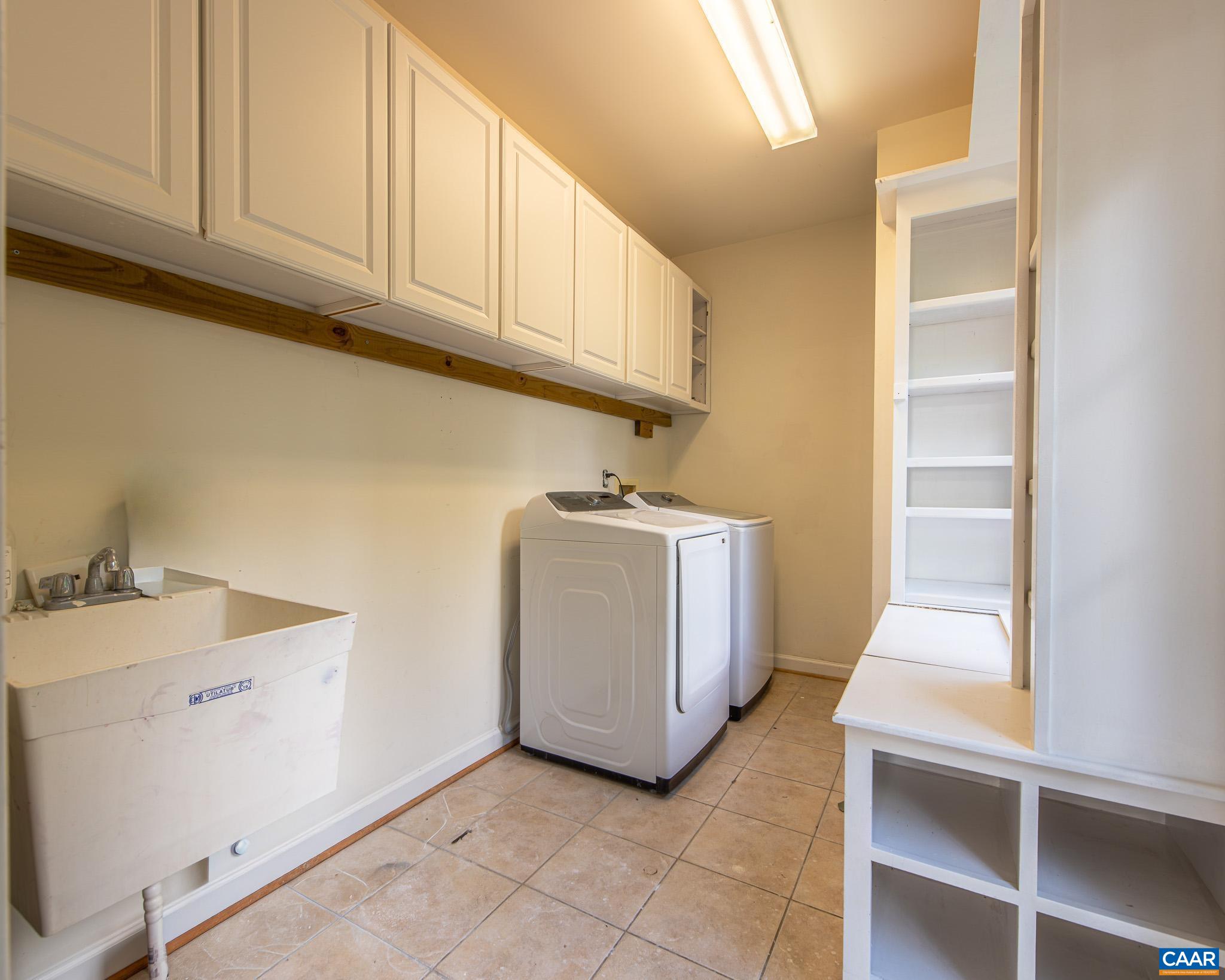 2008 SHEPHERDS RIDGE RD, CHARLOTTESVILLE, Virginia 22901, 4 Bedrooms Bedrooms, ,3 BathroomsBathrooms,Residential,4BR Dunlora Home Newly Painted and New Carpeting,2008 SHEPHERDS RIDGE RD,676574 MLS # 676574