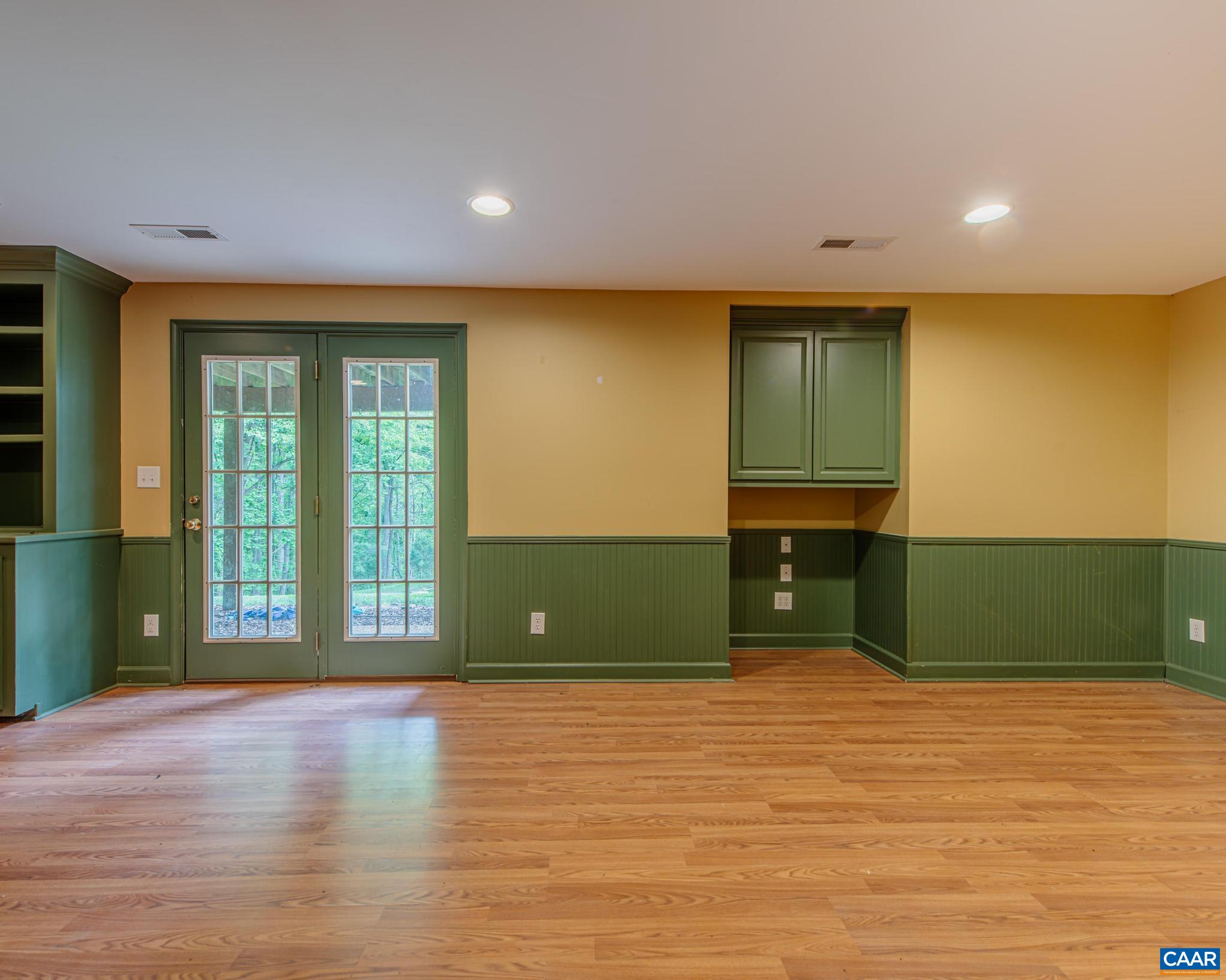 2008 SHEPHERDS RIDGE RD, CHARLOTTESVILLE, Virginia 22901, 4 Bedrooms Bedrooms, ,3 BathroomsBathrooms,Residential,4BR Dunlora Home Newly Painted and New Carpeting,2008 SHEPHERDS RIDGE RD,676574 MLS # 676574