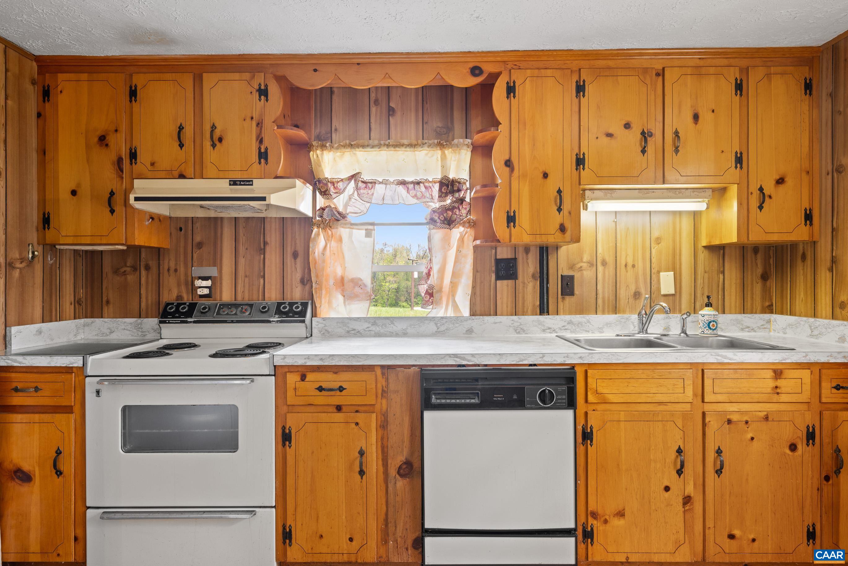 653 CELT RD, STANARDSVILLE, Virginia 22973, 3 Bedrooms Bedrooms, ,2 BathroomsBathrooms,Residential,653 CELT RD,676657 MLS # 676657