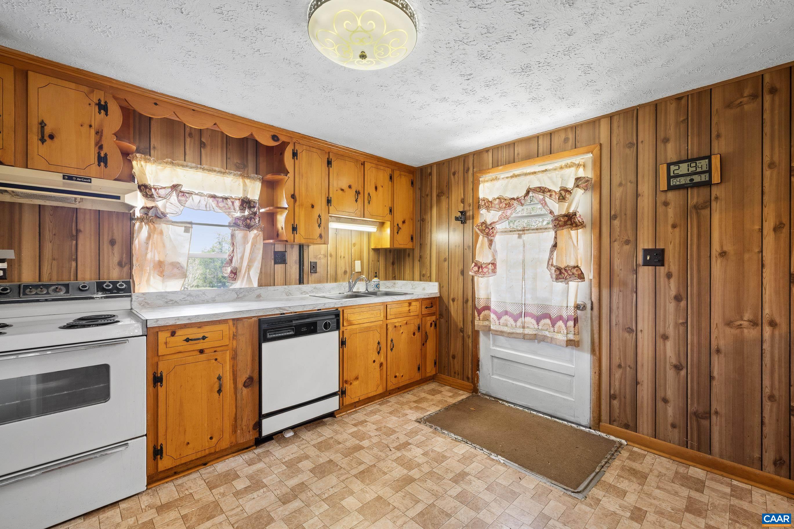 653 CELT RD, STANARDSVILLE, Virginia 22973, 3 Bedrooms Bedrooms, ,2 BathroomsBathrooms,Residential,653 CELT RD,676657 MLS # 676657