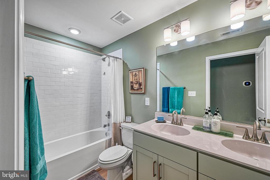 632 NOAHS LANDING DR, BUMPASS, Virginia 23024, 4 Bedrooms Bedrooms, ,2 BathroomsBathrooms,Residential,632 NOAHS LANDING DR,VALA2009762 MLS # VALA2009762