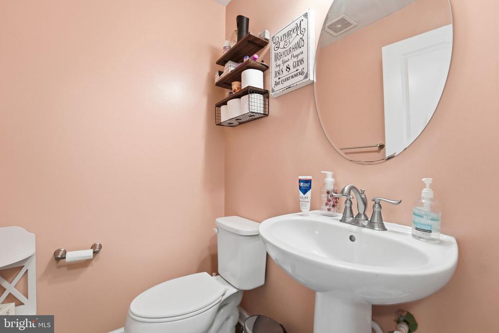 827 FAIRWOOD, CULPEPER, Virginia 22701, 5 Bedrooms Bedrooms, ,4 BathroomsBathrooms,Residential,827 FAIRWOOD,VACU2013518 MLS # VACU2013518