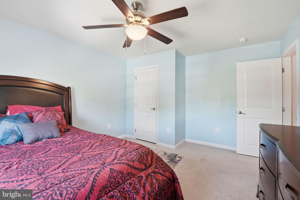 827 FAIRWOOD, CULPEPER, Virginia 22701, 5 Bedrooms Bedrooms, ,4 BathroomsBathrooms,Residential,827 FAIRWOOD,VACU2013518 MLS # VACU2013518
