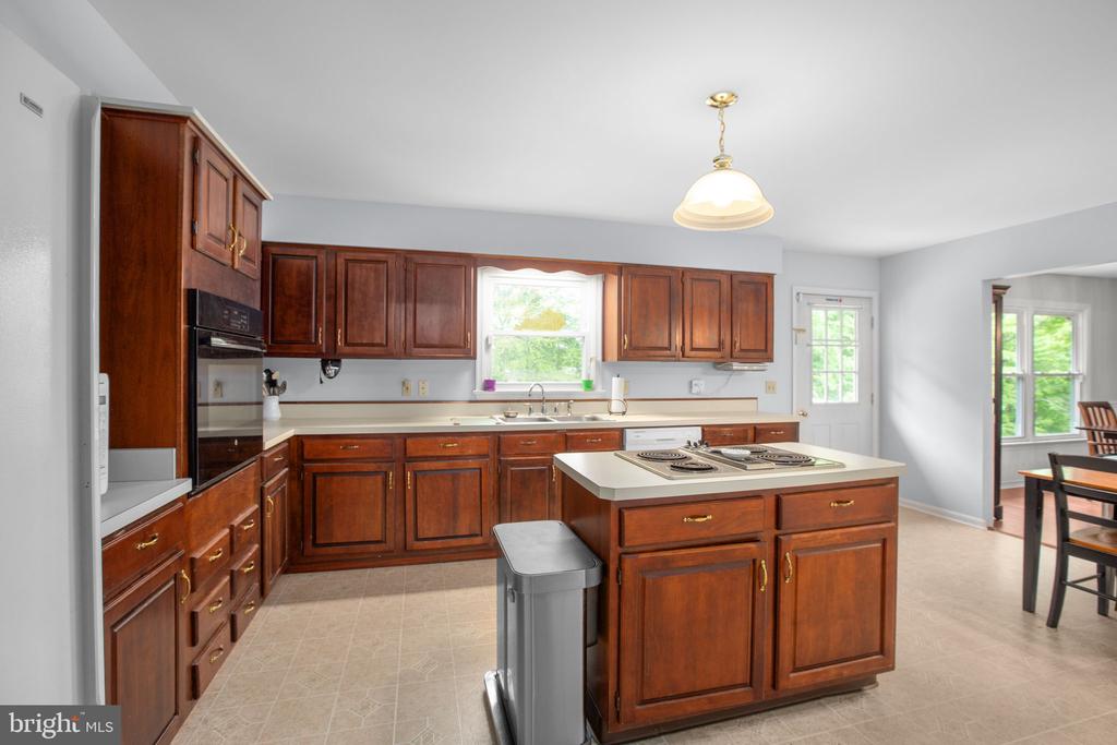 3906 DORAN RD, FREDERICKSBURG, Virginia 22407, 4 Bedrooms Bedrooms, ,3 BathroomsBathrooms,Residential,3906 DORAN RD,VASP2041554 MLS # VASP2041554