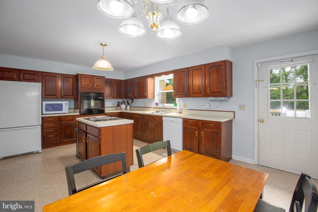3906 DORAN RD, FREDERICKSBURG, Virginia 22407, 4 Bedrooms Bedrooms, ,3 BathroomsBathrooms,Residential,3906 DORAN RD,VASP2041554 MLS # VASP2041554