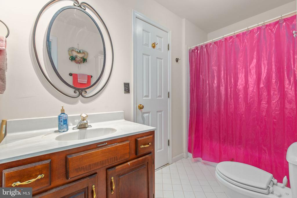 3906 DORAN RD, FREDERICKSBURG, Virginia 22407, 4 Bedrooms Bedrooms, ,3 BathroomsBathrooms,Residential,3906 DORAN RD,VASP2041554 MLS # VASP2041554
