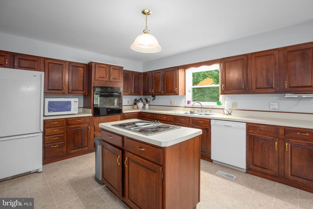 3906 DORAN RD, FREDERICKSBURG, Virginia 22407, 4 Bedrooms Bedrooms, ,3 BathroomsBathrooms,Residential,3906 DORAN RD,VASP2041554 MLS # VASP2041554