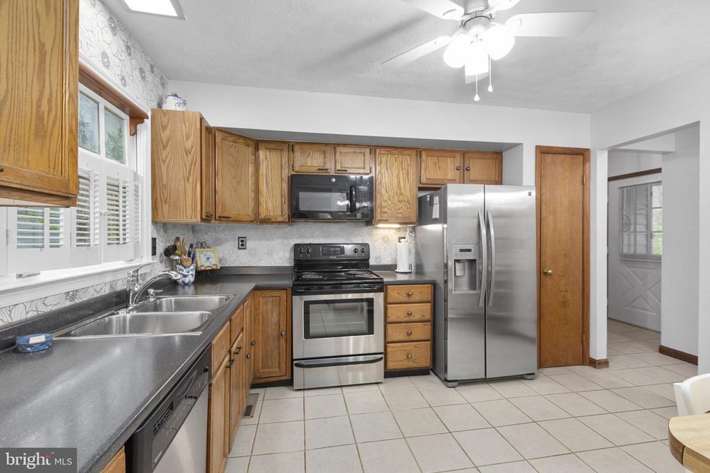 125 FAIRWAY DR, LOCUST GROVE, Virginia 22508, 3 Bedrooms Bedrooms, ,2 BathroomsBathrooms,Residential,125 FAIRWAY DR,VAOR2013902 MLS # VAOR2013902