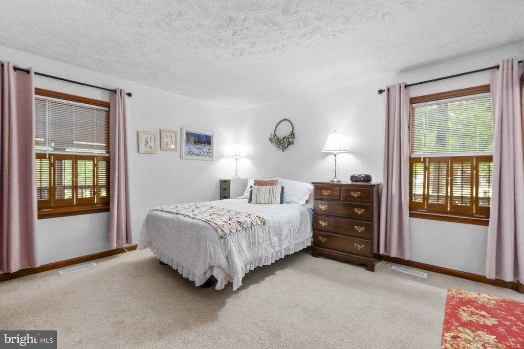 125 FAIRWAY DR, LOCUST GROVE, Virginia 22508, 3 Bedrooms Bedrooms, ,2 BathroomsBathrooms,Residential,125 FAIRWAY DR,VAOR2013902 MLS # VAOR2013902