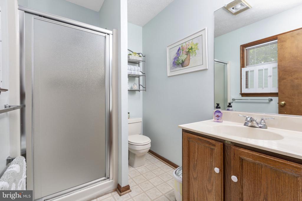 125 FAIRWAY DR, LOCUST GROVE, Virginia 22508, 3 Bedrooms Bedrooms, ,2 BathroomsBathrooms,Residential,125 FAIRWAY DR,VAOR2013902 MLS # VAOR2013902