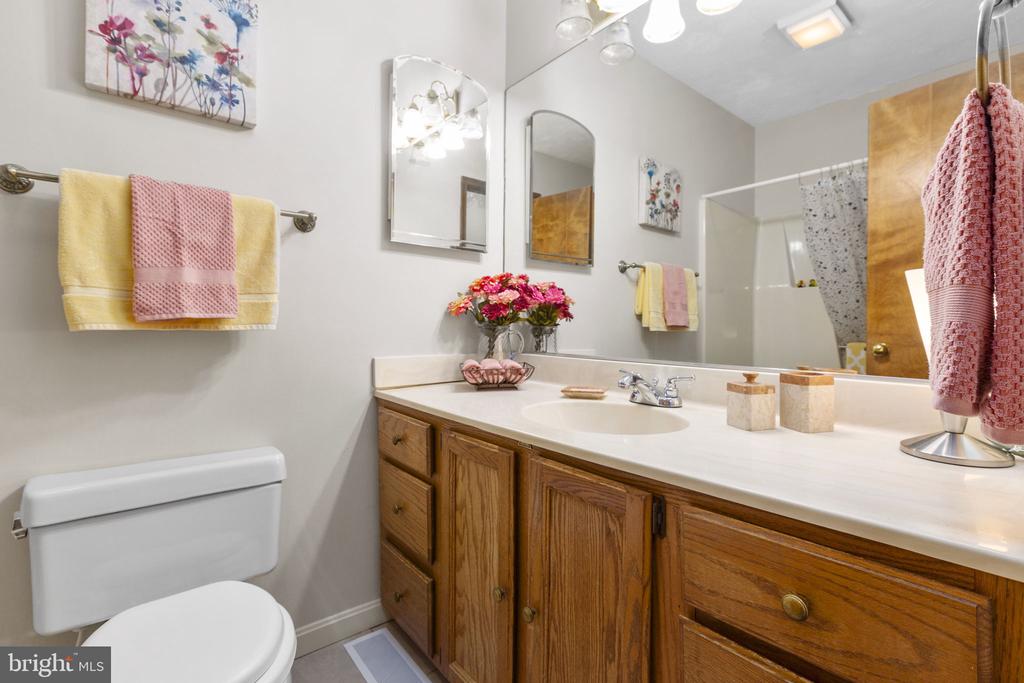 125 FAIRWAY DR, LOCUST GROVE, Virginia 22508, 3 Bedrooms Bedrooms, ,2 BathroomsBathrooms,Residential,125 FAIRWAY DR,VAOR2013902 MLS # VAOR2013902