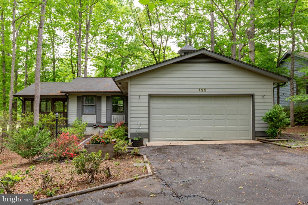 125 FAIRWAY DR, LOCUST GROVE, Virginia 22508, 3 Bedrooms Bedrooms, ,2 BathroomsBathrooms,Residential,125 FAIRWAY DR,VAOR2013902 MLS # VAOR2013902