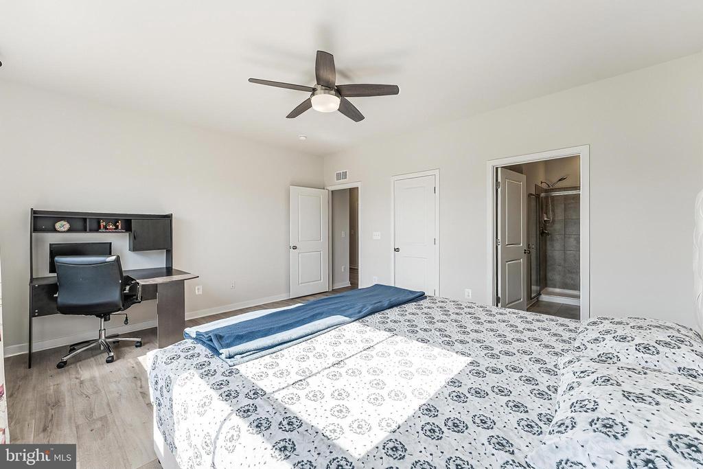2405 NEWTON DR, JEFFERSONTON, Virginia 22724, 5 Bedrooms Bedrooms, ,5 BathroomsBathrooms,Residential,2405 NEWTON DR,VACU2013440 MLS # VACU2013440