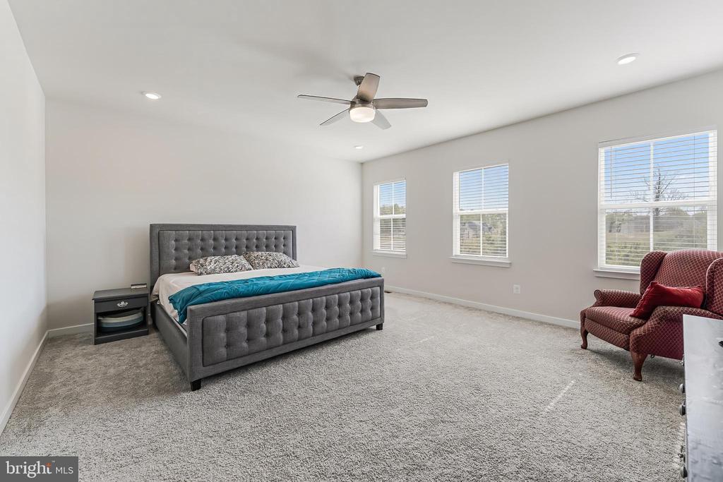 2405 NEWTON DR, JEFFERSONTON, Virginia 22724, 5 Bedrooms Bedrooms, ,5 BathroomsBathrooms,Residential,2405 NEWTON DR,VACU2013440 MLS # VACU2013440