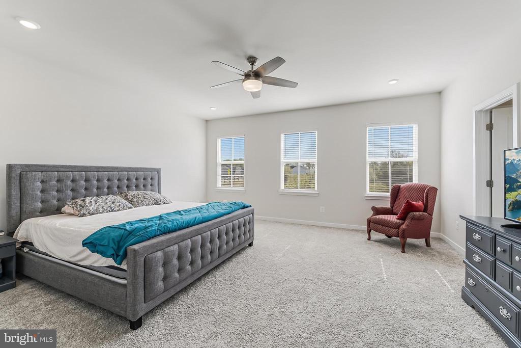 2405 NEWTON DR, JEFFERSONTON, Virginia 22724, 5 Bedrooms Bedrooms, ,5 BathroomsBathrooms,Residential,2405 NEWTON DR,VACU2013440 MLS # VACU2013440