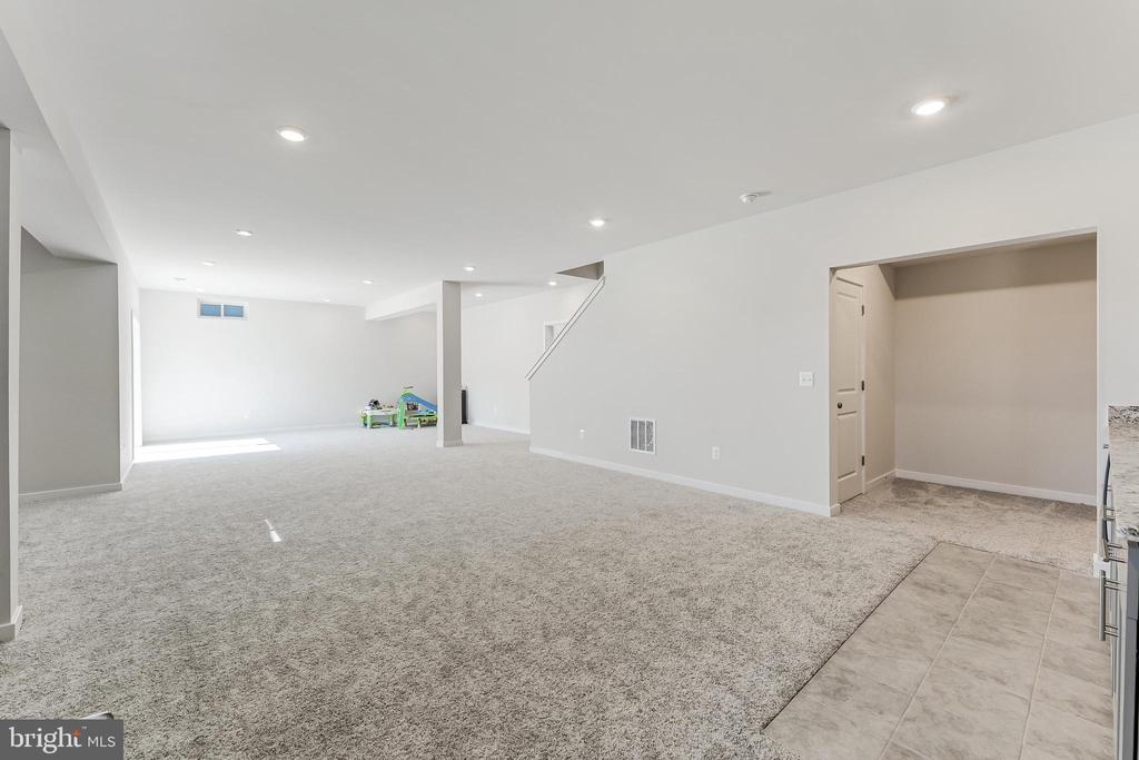 2405 NEWTON DR, JEFFERSONTON, Virginia 22724, 5 Bedrooms Bedrooms, ,5 BathroomsBathrooms,Residential,2405 NEWTON DR,VACU2013440 MLS # VACU2013440