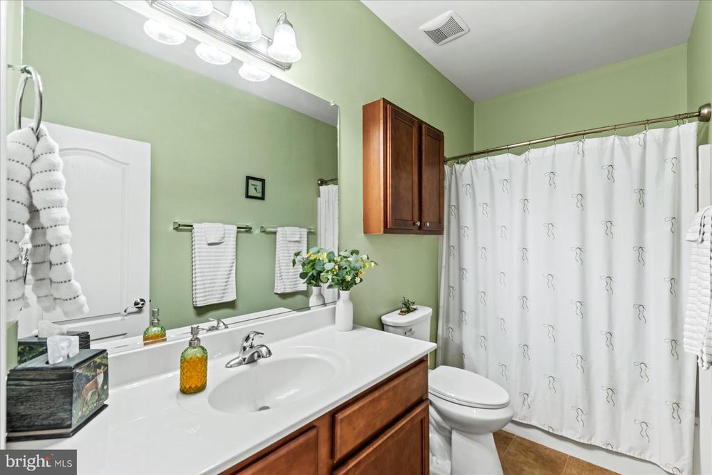 632 WINDERMERE, CULPEPER, Virginia 22701, 4 Bedrooms Bedrooms, ,3 BathroomsBathrooms,Residential,632 WINDERMERE,VACU2013480 MLS # VACU2013480