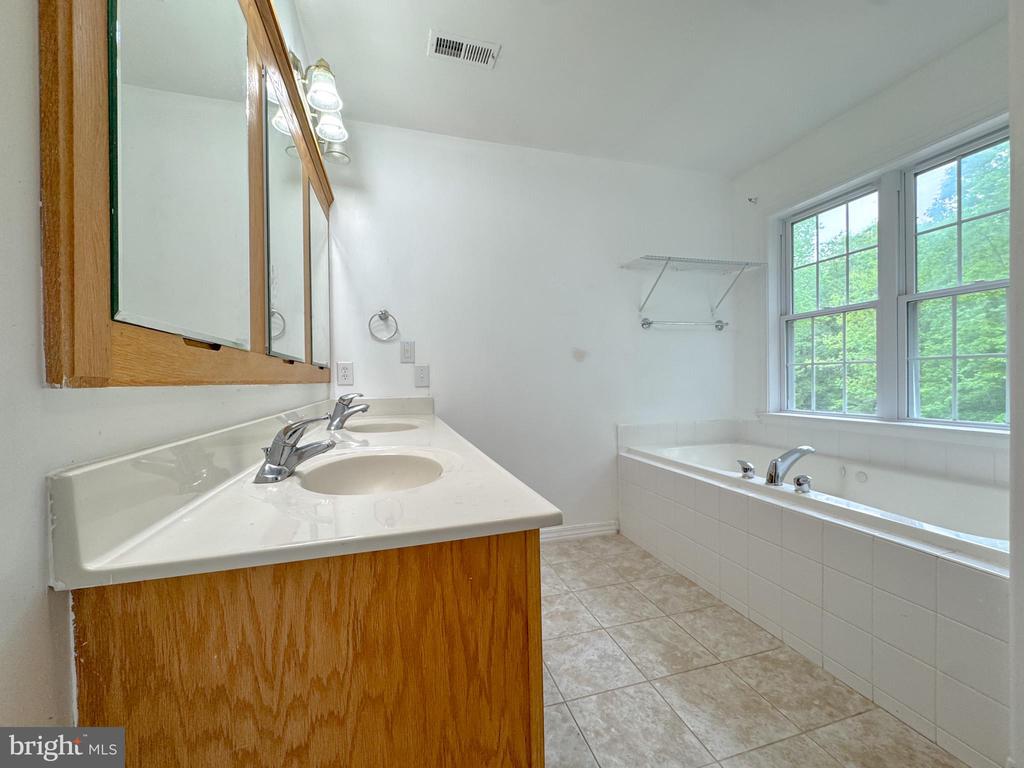 8001 CHURCH POND RD, FREDERICKSBURG, Virginia 22408, 5 Bedrooms Bedrooms, ,3 BathroomsBathrooms,Residential,8001 CHURCH POND RD,VASP2040438 MLS # VASP2040438