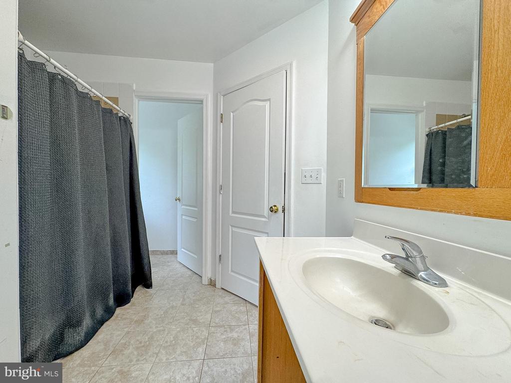 8001 CHURCH POND RD, FREDERICKSBURG, Virginia 22408, 5 Bedrooms Bedrooms, ,3 BathroomsBathrooms,Residential,8001 CHURCH POND RD,VASP2040438 MLS # VASP2040438