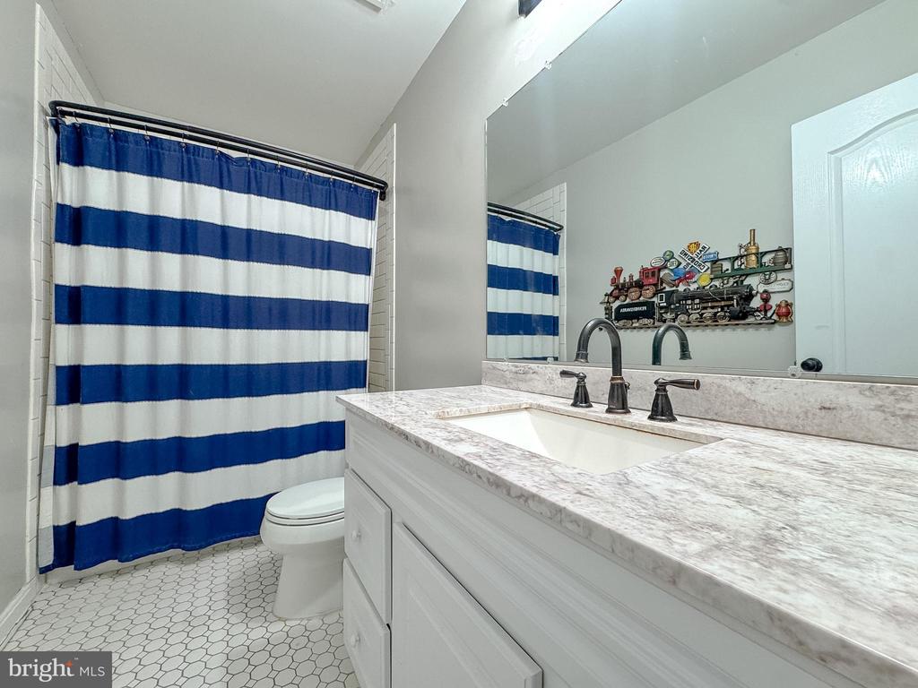 8001 CHURCH POND RD, FREDERICKSBURG, Virginia 22408, 5 Bedrooms Bedrooms, ,3 BathroomsBathrooms,Residential,8001 CHURCH POND RD,VASP2040438 MLS # VASP2040438