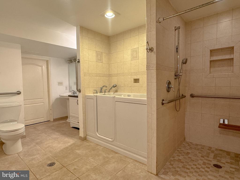 8001 CHURCH POND RD, FREDERICKSBURG, Virginia 22408, 5 Bedrooms Bedrooms, ,3 BathroomsBathrooms,Residential,8001 CHURCH POND RD,VASP2040438 MLS # VASP2040438