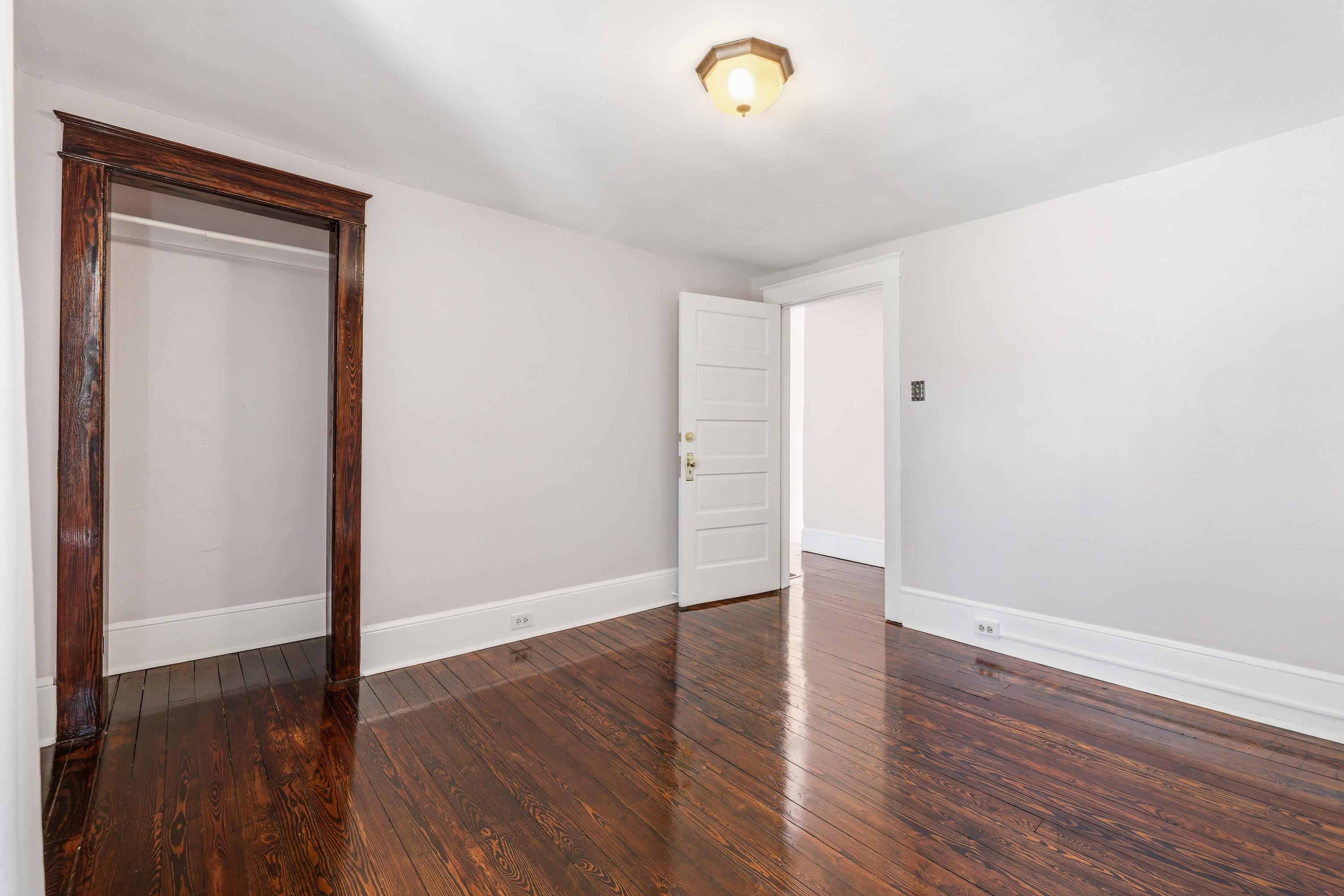 519 W MARKET ST, HARRISONBURG, Virginia 22801, 3 Bedrooms Bedrooms, ,1 BathroomBathrooms,Residential,519 W MARKET ST,676669 MLS # 676669
