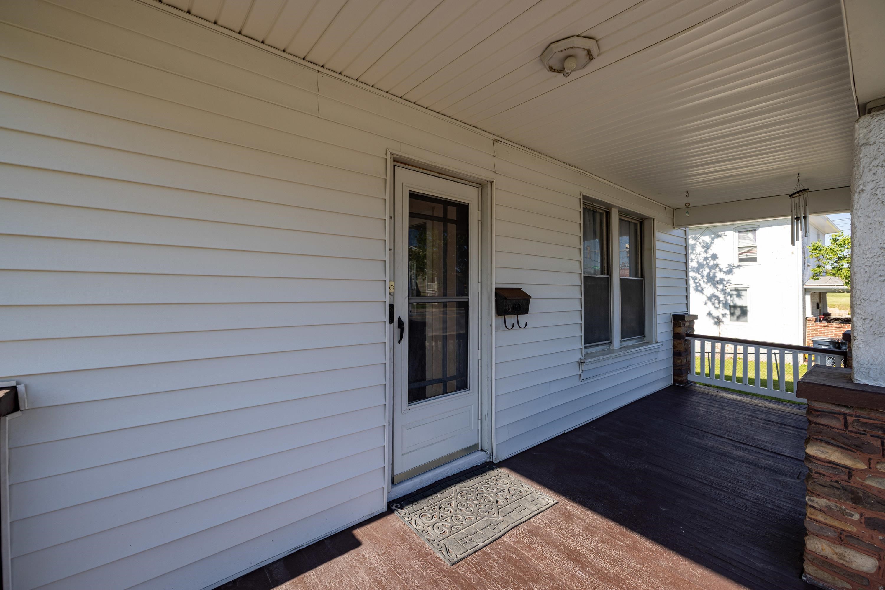 519 W MARKET ST, HARRISONBURG, Virginia 22801, 3 Bedrooms Bedrooms, ,1 BathroomBathrooms,Residential,519 W MARKET ST,676669 MLS # 676669