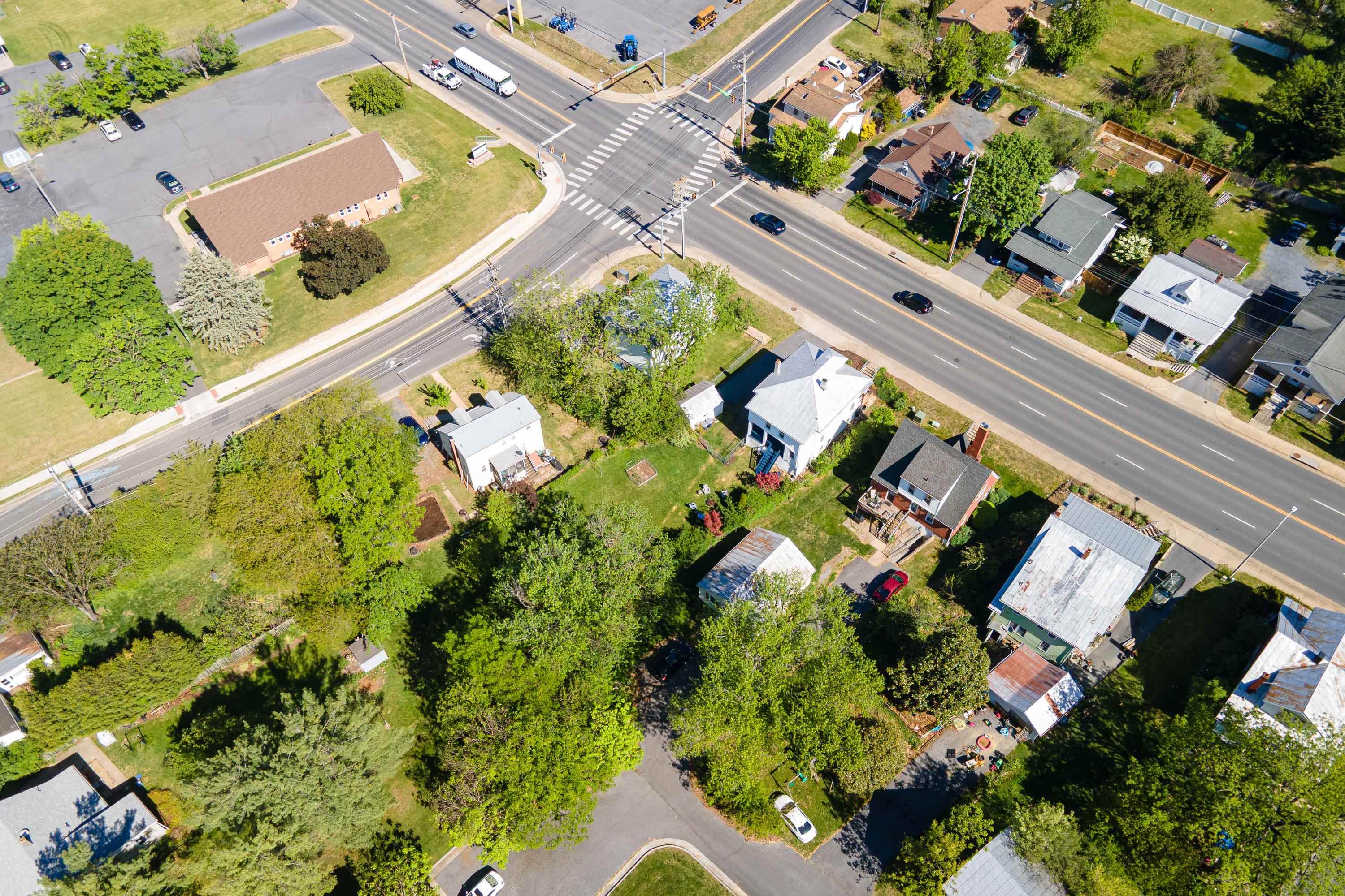 519 W MARKET ST, HARRISONBURG, Virginia 22801, 3 Bedrooms Bedrooms, ,1 BathroomBathrooms,Residential,519 W MARKET ST,676669 MLS # 676669