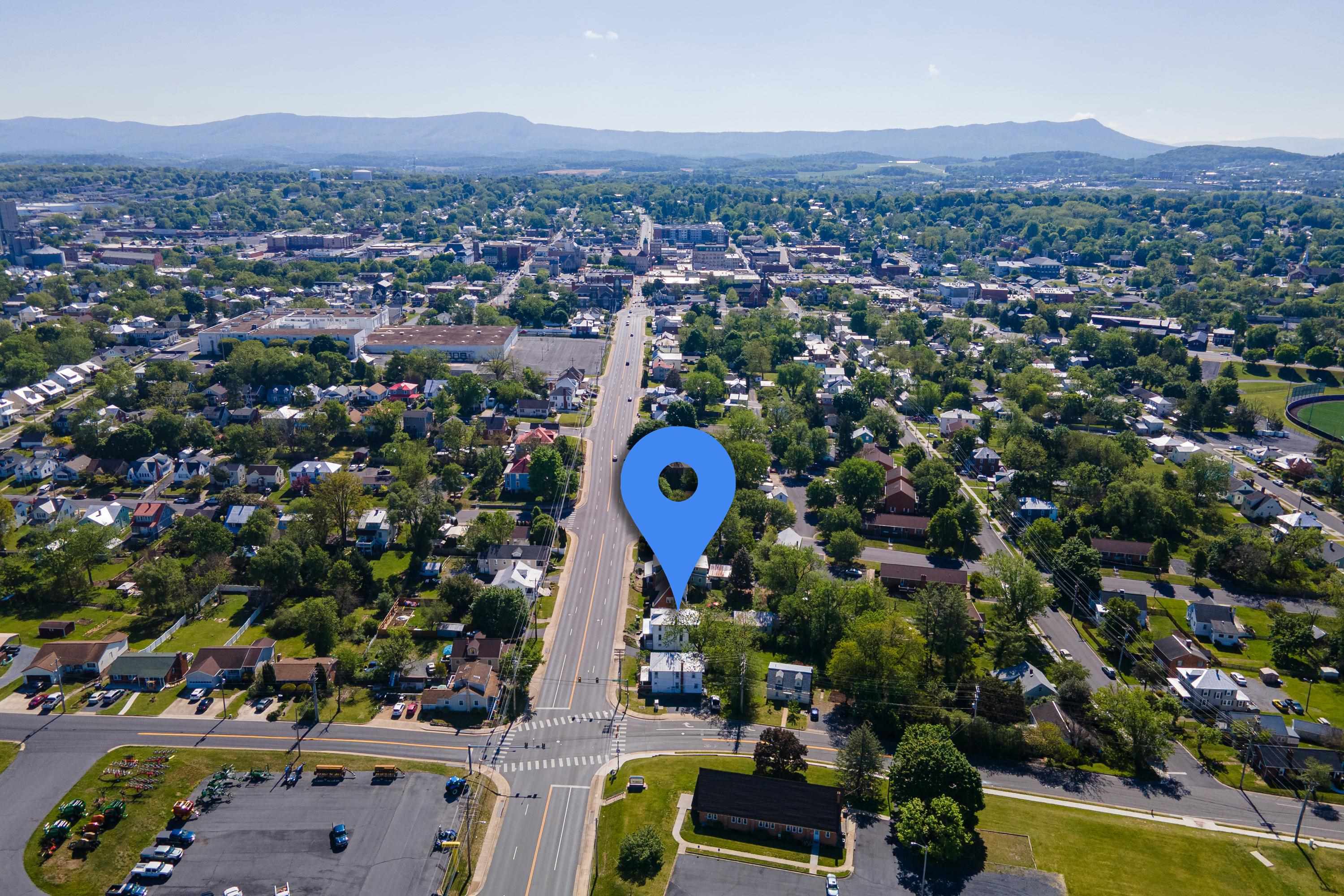 519 W MARKET ST, HARRISONBURG, Virginia 22801, 3 Bedrooms Bedrooms, ,1 BathroomBathrooms,Residential,519 W MARKET ST,676669 MLS # 676669