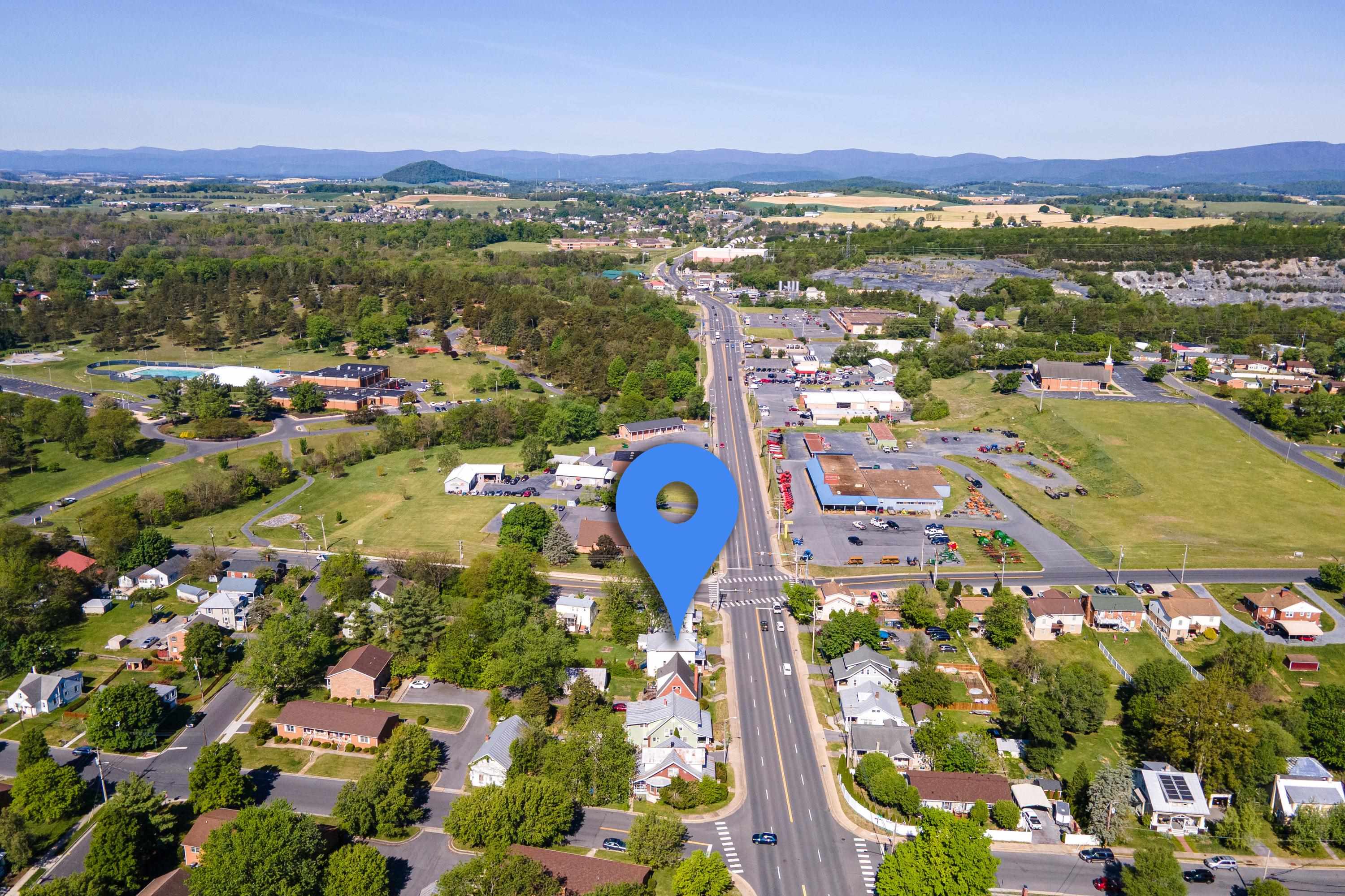 519 W MARKET ST, HARRISONBURG, Virginia 22801, 3 Bedrooms Bedrooms, ,1 BathroomBathrooms,Residential,519 W MARKET ST,676669 MLS # 676669