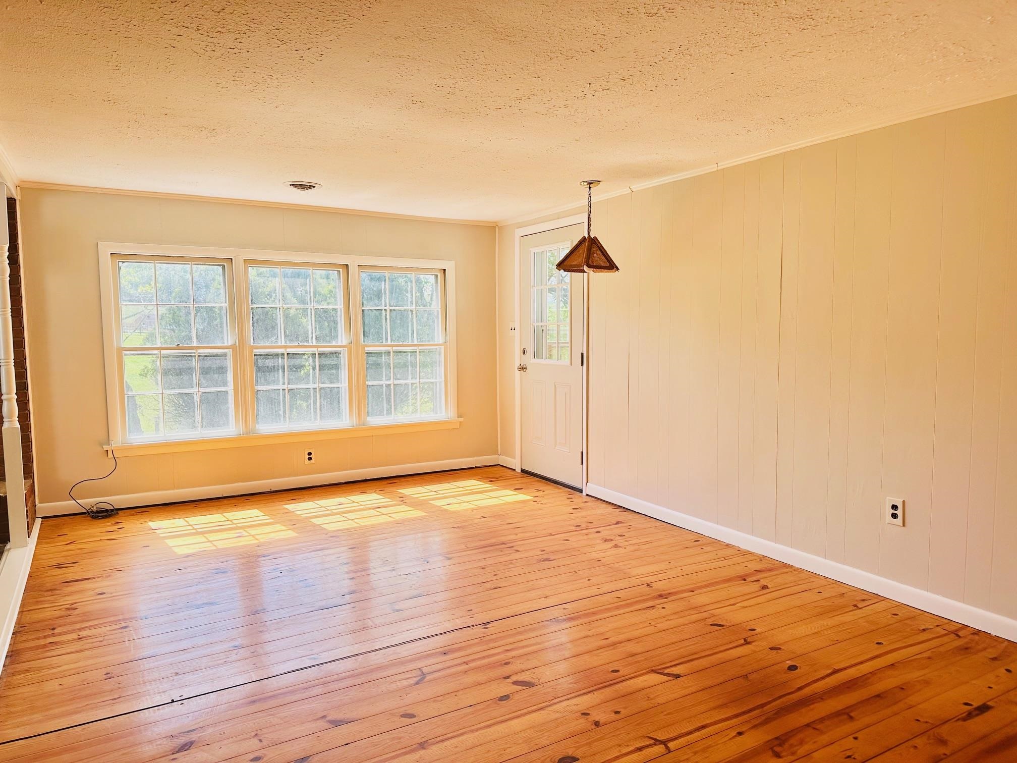 79 ROCKY LN, STUARTS DRAFT, Virginia 24477, 3 Bedrooms Bedrooms, ,1 BathroomBathrooms,Residential,79 Rocky Lane, Stuarts Draft, VA,79 ROCKY LN,676672 MLS # 676672
