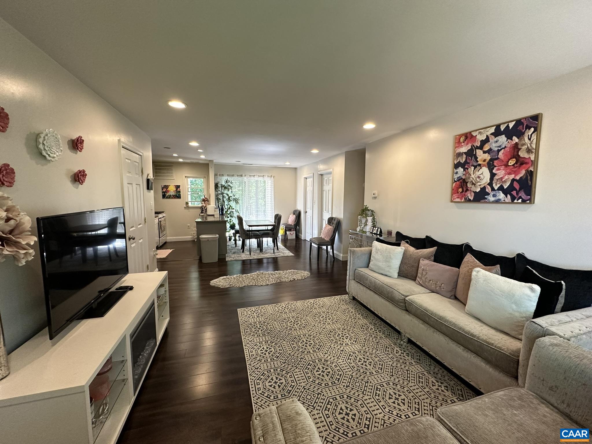 2412 BARRACKS PL, CHARLOTTESVILLE, Virginia 22901, 2 Bedrooms Bedrooms, ,1 BathroomBathrooms,Residential,2412 BARRACKS PL,676673 MLS # 676673