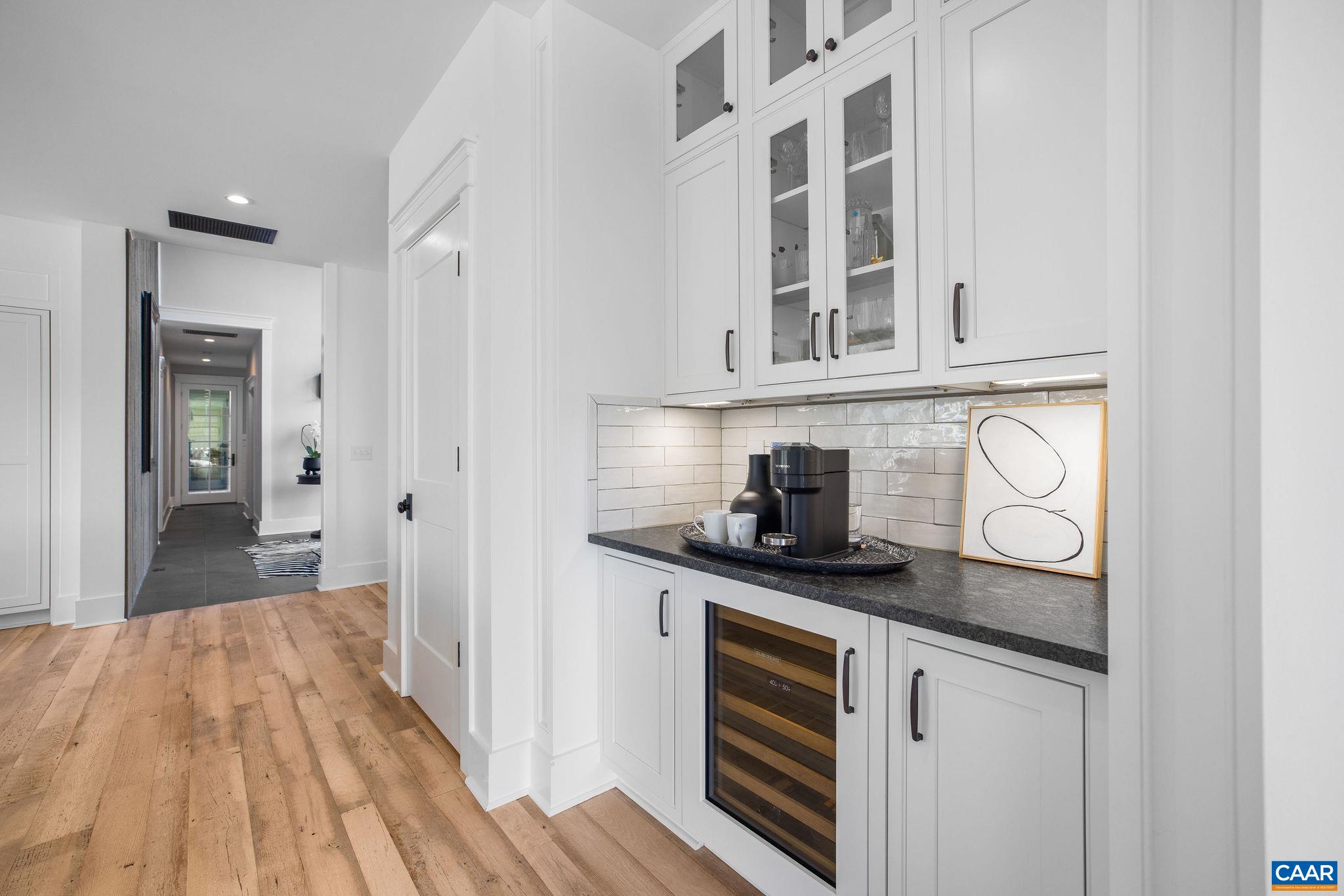 320 BARN HOUSE LN, CHARLOTTESVILLE, Virginia 22901, 5 Bedrooms Bedrooms, ,5 BathroomsBathrooms,Residential,Barn House,320 BARN HOUSE LN,676675 MLS # 676675