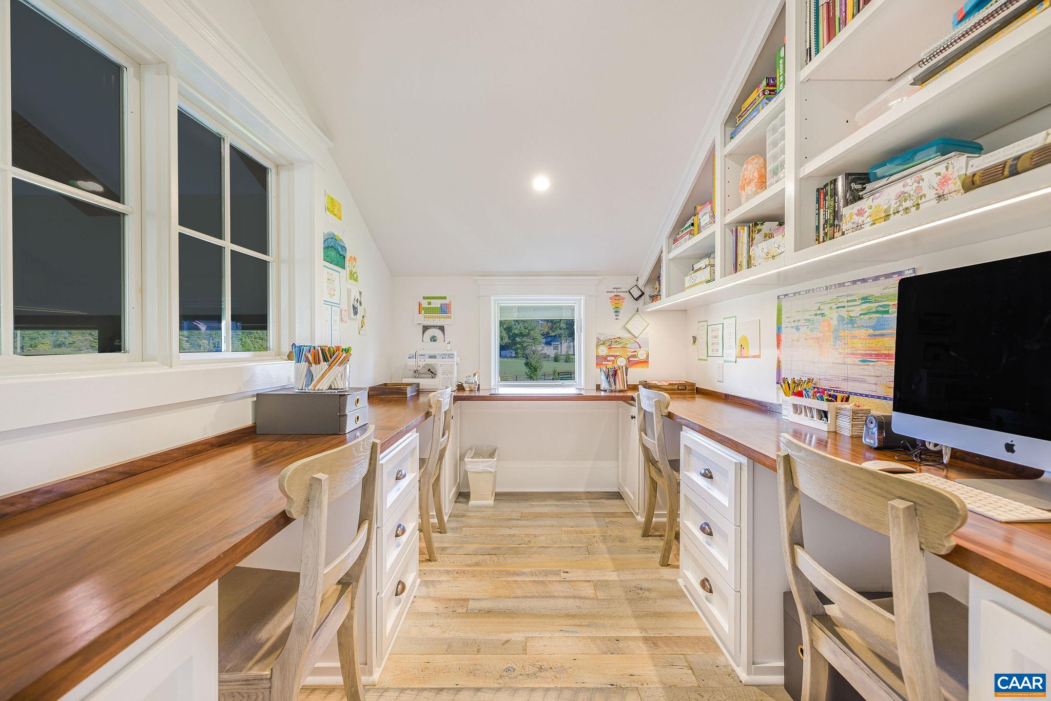 320 BARN HOUSE LN, CHARLOTTESVILLE, Virginia 22901, 5 Bedrooms Bedrooms, ,5 BathroomsBathrooms,Residential,Barn House,320 BARN HOUSE LN,676675 MLS # 676675
