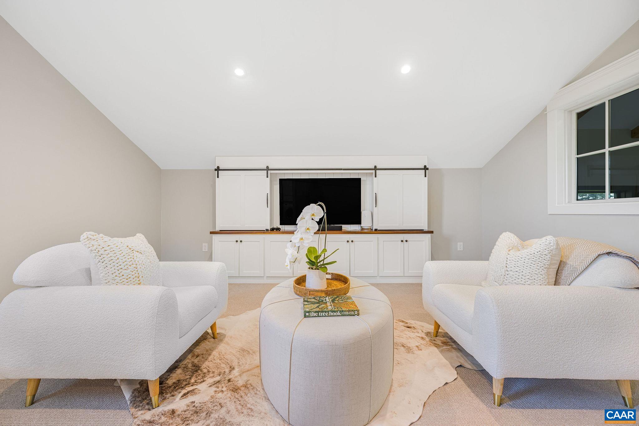 320 BARN HOUSE LN, CHARLOTTESVILLE, Virginia 22901, 5 Bedrooms Bedrooms, ,5 BathroomsBathrooms,Residential,Barn House,320 BARN HOUSE LN,676675 MLS # 676675