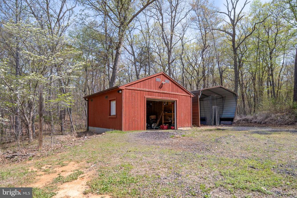 13507 BLACK MEADOW RD, SPOTSYLVANIA, Virginia 22553, 4 Bedrooms Bedrooms, ,2 BathroomsBathrooms,Residential,13507 BLACK MEADOW RD,VASP2040640 MLS # VASP2040640