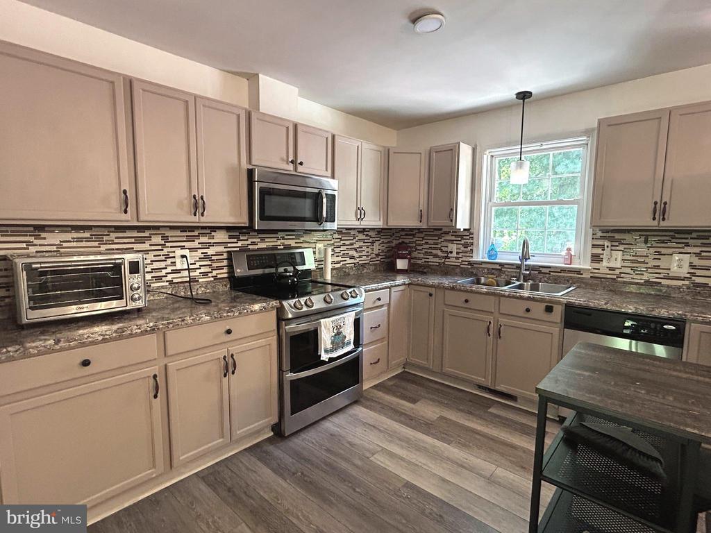 10278 REDBUD RD, UNIONVILLE, Virginia 22567, 4 Bedrooms Bedrooms, ,3 BathroomsBathrooms,Residential,10278 REDBUD RD,VAOR2014032 MLS # VAOR2014032