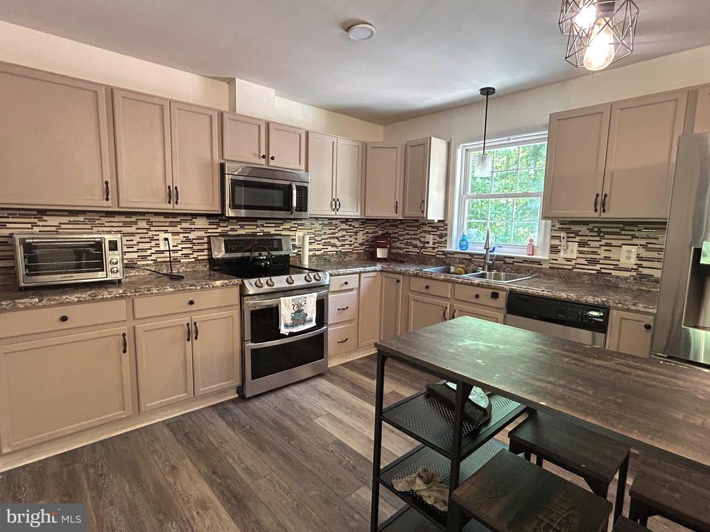 10278 REDBUD RD, UNIONVILLE, Virginia 22567, 4 Bedrooms Bedrooms, ,3 BathroomsBathrooms,Residential,10278 REDBUD RD,VAOR2014032 MLS # VAOR2014032
