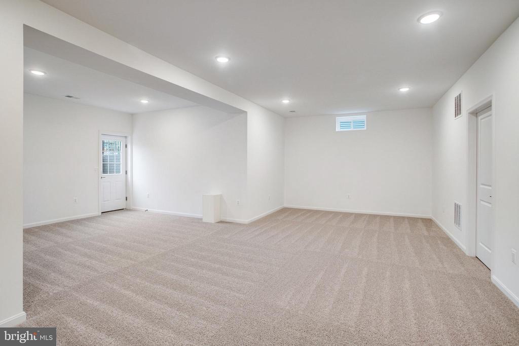 2009 DIVOT DR, CULPEPER, Virginia 22701, 3 Bedrooms Bedrooms, ,2 BathroomsBathrooms,Residential,2009 DIVOT DR,VACU2013528 MLS # VACU2013528