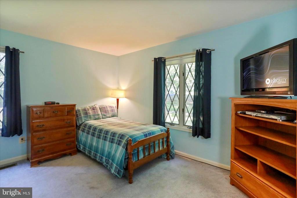 9387 COVENANT HILL LN, MARSHALL, Virginia 20115, 4 Bedrooms Bedrooms, ,3 BathroomsBathrooms,Residential,9387 COVENANT HILL LN,VAFQ2021878 MLS # VAFQ2021878