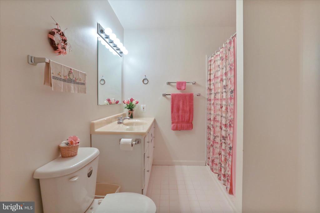 9387 COVENANT HILL LN, MARSHALL, Virginia 20115, 4 Bedrooms Bedrooms, ,3 BathroomsBathrooms,Residential,9387 COVENANT HILL LN,VAFQ2021878 MLS # VAFQ2021878