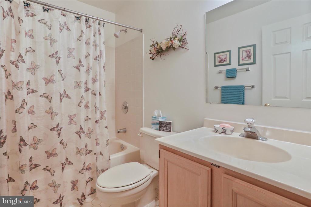9387 COVENANT HILL LN, MARSHALL, Virginia 20115, 4 Bedrooms Bedrooms, ,3 BathroomsBathrooms,Residential,9387 COVENANT HILL LN,VAFQ2021878 MLS # VAFQ2021878