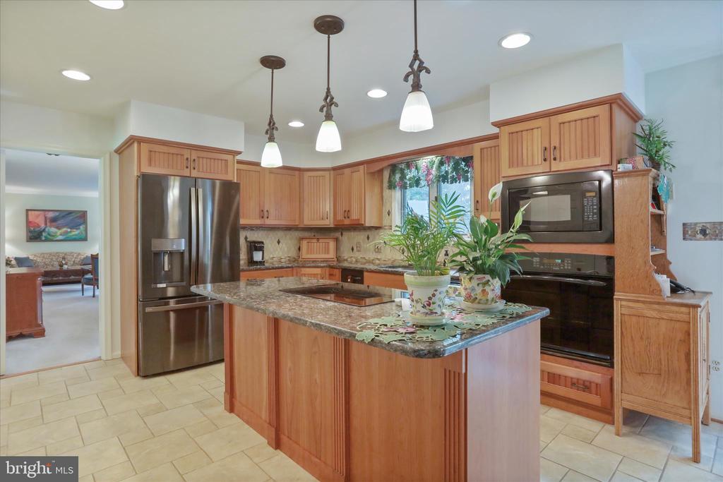 9387 COVENANT HILL LN, MARSHALL, Virginia 20115, 4 Bedrooms Bedrooms, ,3 BathroomsBathrooms,Residential,9387 COVENANT HILL LN,VAFQ2021878 MLS # VAFQ2021878